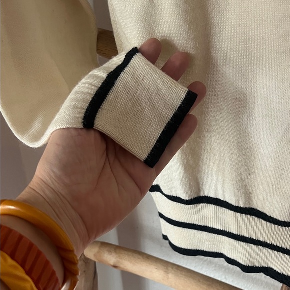 Vintage Wool Blend Mock Turtleneck Cream Sweater with Black Embroidery Medium - Picture 3 of 6